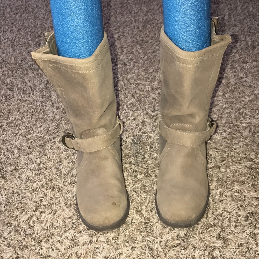 Tan suede zip boots